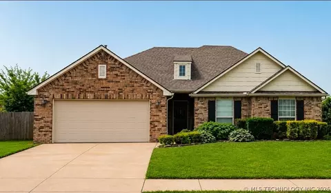 14608 S Kendalwood Blvd, Glenpool, OK 74033
