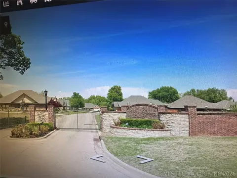 2419 Burlingame Rdg, Bartlesville, OK 74006