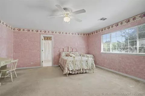 Bedroom - 3524 E 102nd Pl, Tulsa, OK 74137 photo 8 of 8