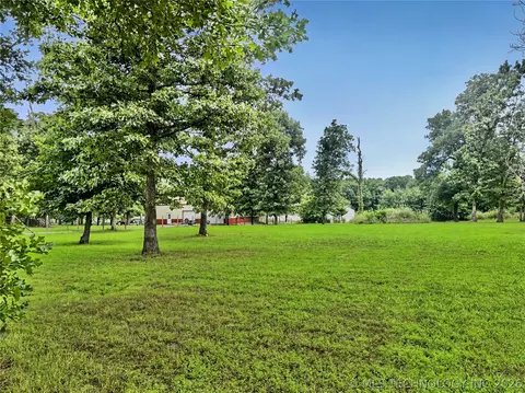 12923 W Southern Oaks St, Tahlequah, OK 74464