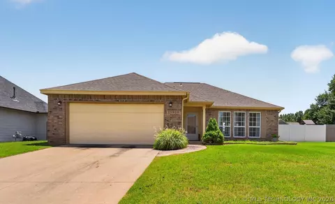 29820 E 137th Pl, Coweta, OK 74429