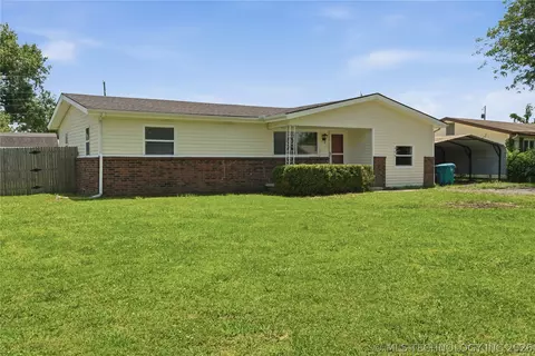 404 W Commercial St, Inola, OK 74036