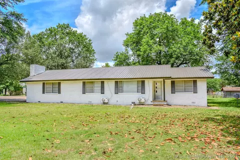 801 NE 4th St, Antlers, OK 74523