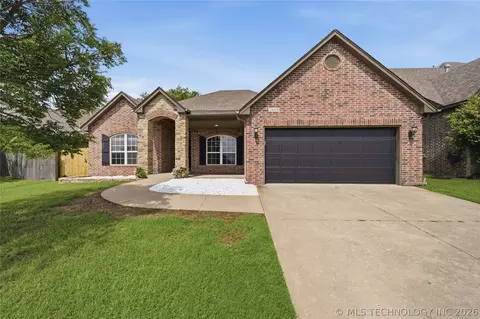 3608 S 16th St, Broken Arrow, OK 74012