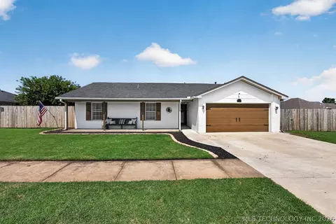 9812 N 105th East Ave, Owasso, OK 74055