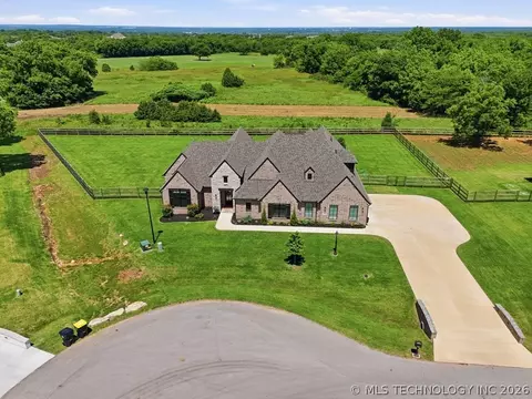 18893 E Canyon Ridge Rd, Owasso, OK 74055