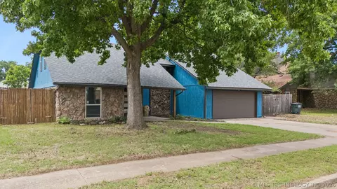 2008 N Main St, Owasso, OK 74055
