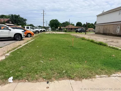 125 N Broadway St, Coweta, OK 74429