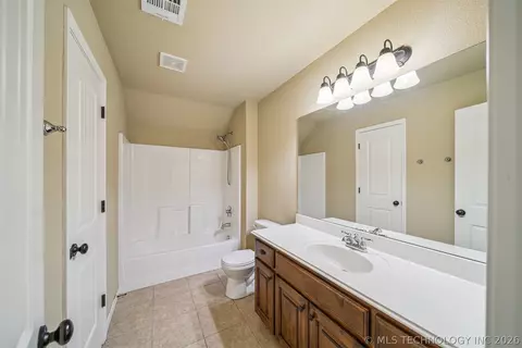 Bath - 18610 E 42nd Pl, Tulsa, OK 74134 photo 5 of 5