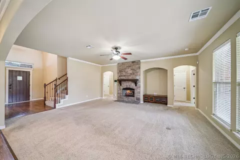 Living - 18610 E 42nd Pl, Tulsa, OK 74134 photo 1 of 4