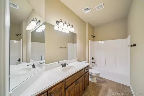 Bath - 18610 E 42nd Pl, Tulsa, OK 74134 photo 4 of 5