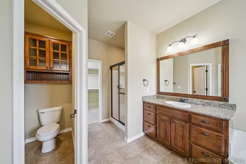 Bath - 18610 E 42nd Pl, Tulsa, OK 74134 photo 2 of 5