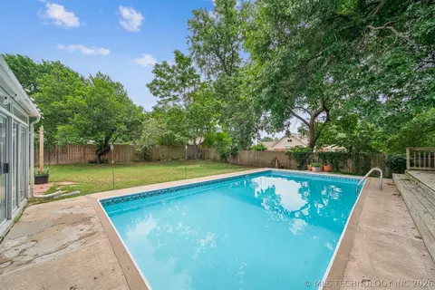 Exterior - 7120 E 69th St, Tulsa, OK 74133 photo 10 of 16