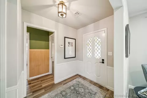 Entry Way - 7120 E 69th St, Tulsa, OK 74133 photo 1 of 2