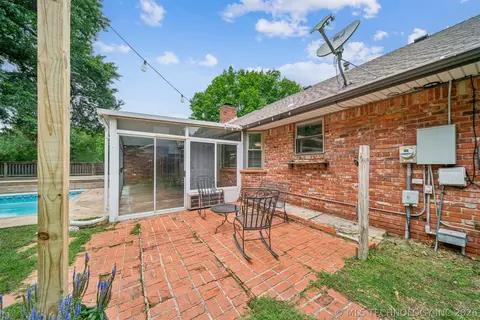 Exterior - 7120 E 69th St, Tulsa, OK 74133 photo 8 of 16
