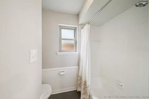 Bath - 7120 E 69th St, Tulsa, OK 74133 photo 3 of 9