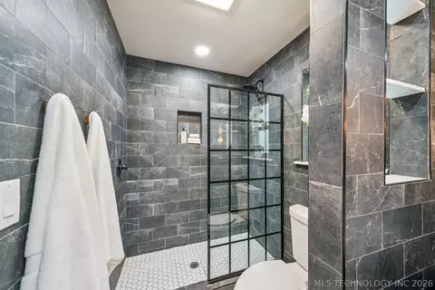 Bath - 7120 E 69th St, Tulsa, OK 74133 photo 9 of 9