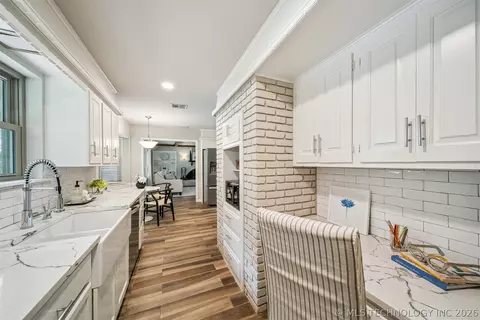 Kitchen - 7120 E 69th St, Tulsa, OK 74133 photo 6 of 7