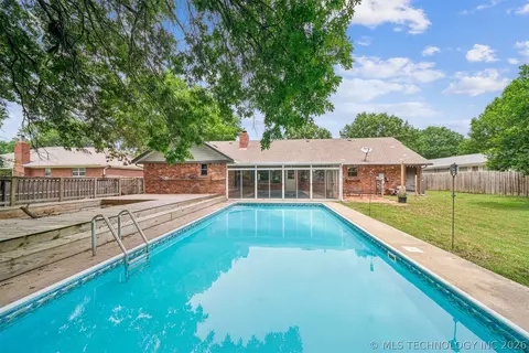 Exterior - 7120 E 69th St, Tulsa, OK 74133 photo 16 of 16