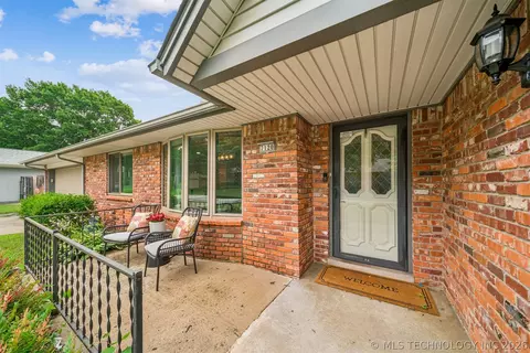 Exterior - 7120 E 69th St, Tulsa, OK 74133 photo 4 of 16