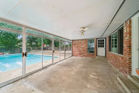 Exterior - 7120 E 69th St, Tulsa, OK 74133 photo 5 of 16