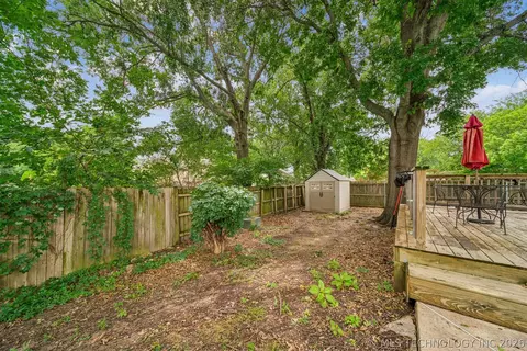 Exterior - 7120 E 69th St, Tulsa, OK 74133 photo 15 of 16