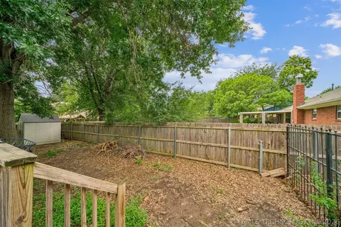 Exterior - 7120 E 69th St, Tulsa, OK 74133 photo 12 of 16