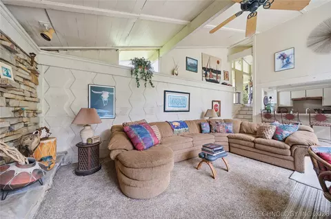 Living - 246 Williams Ave, Eufaula, OK 74432 photo 3 of 3