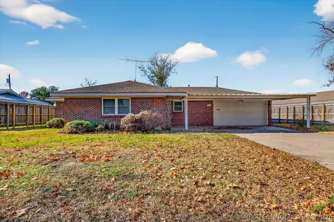 241 NE Myers Ave, Bartlesville, OK 74006