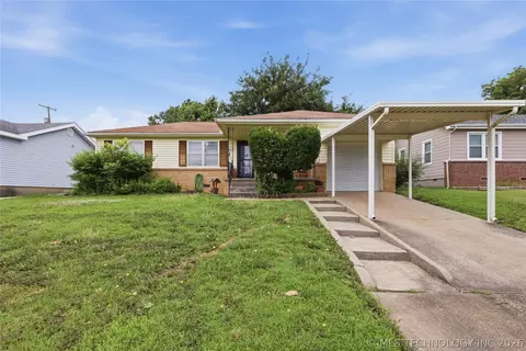 2412 S Hudson Pl, Tulsa, OK 74114