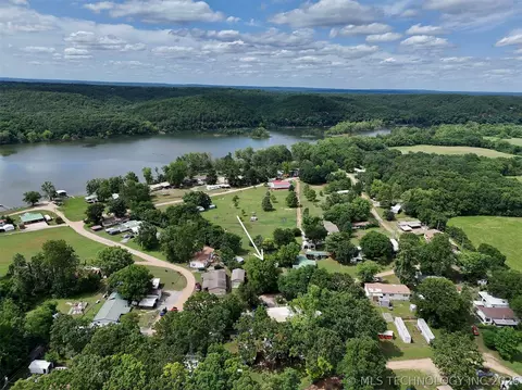 105 Oak, Spavinaw, OK 74366