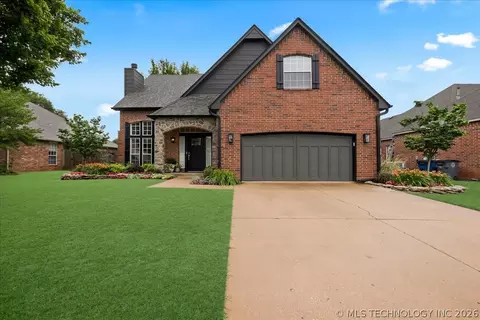 2812 E 102nd Pl, Tulsa, OK 74137