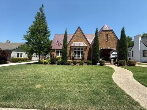 2719 E 13th Pl, Tulsa, OK 74104