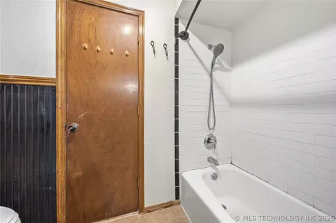 Bath - 8404 E 107th St, Tulsa, OK 74133 photo 2 of 4