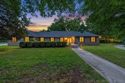 5321 Fern Mountain Rd, Muskogee, OK 74401