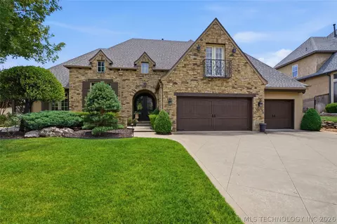 5621 W Charleston St, Broken Arrow, OK 74011