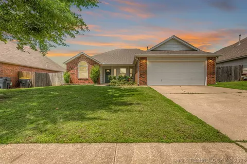 1413 W 118th St S, Jenks, OK 74037