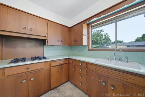 Kitchen - 6746 E 28th St, Tulsa, OK 74129 photo 3 of 3