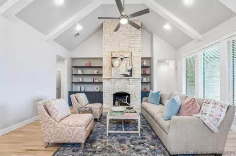 Living - 14920 S Sequoia St S, Glenpool, OK 74033 photo 1 of 2