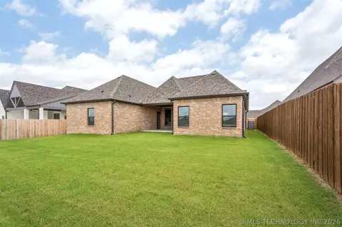 Exterior - 14920 S Sequoia St S, Glenpool, OK 74033 photo 3 of 6