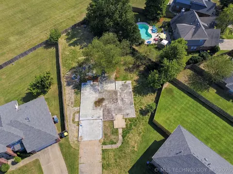 2824 W G St, Jenks, OK 74037