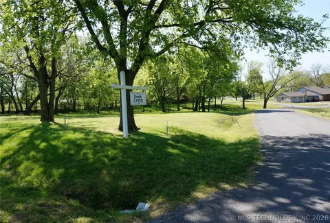 1037 Deer Creek Rd, Pryor, OK 74361