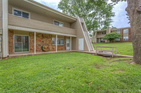 7329 S Yale Avenue 106, Tulsa, OK 74136