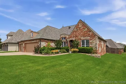 327 E 123rd Ct S, Jenks, OK 74037