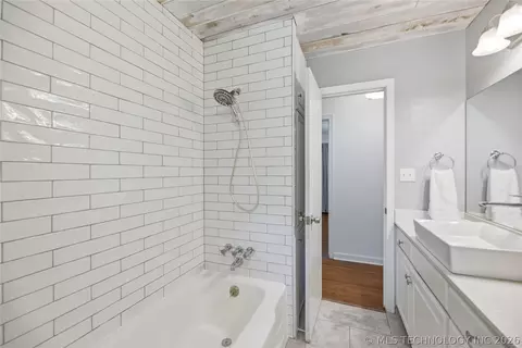 Bath - 4612 E 56th Ct, Tulsa, OK 74135 photo 2 of 3