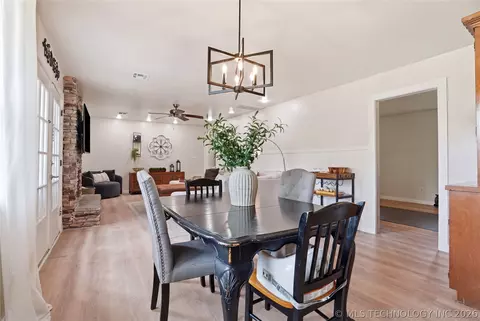 Dining - 1920 E 53rd St, Tulsa, OK 74105 photo 1 of 2