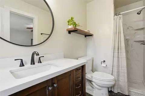 Bath - 1920 E 53rd St, Tulsa, OK 74105 photo 4 of 6