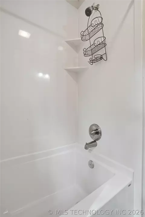 Bath - 1920 E 53rd St, Tulsa, OK 74105 photo 6 of 6