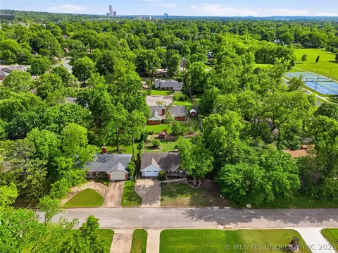 View/Area - 1920 E 53rd St, Tulsa, OK 74105 photo 5 of 6