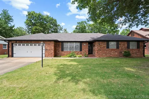 318 Sunset Dr, Vinita, OK 74301